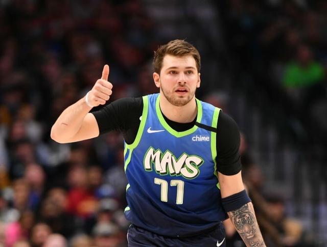 干净利落的 干净利落的