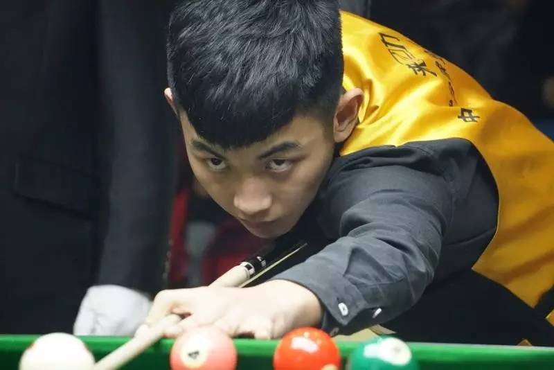 赛场激情与 赛场激情与