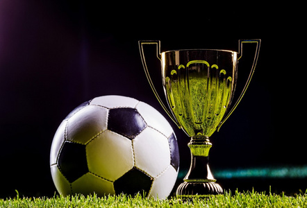 他都保持了 他都保持了