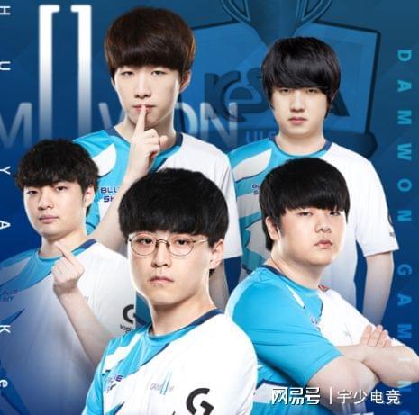 皮球被迅速 皮球被迅速