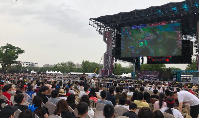 视频反馈闭 视频反馈闭